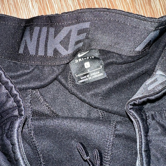 Nike Boys’ Black Dri-Fit Sweatpants Athletic Pant - Picture 4 of 7